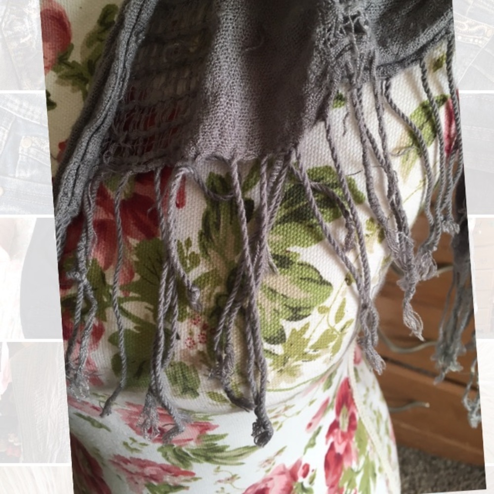 Grey Scarf - Picture 5 of 5